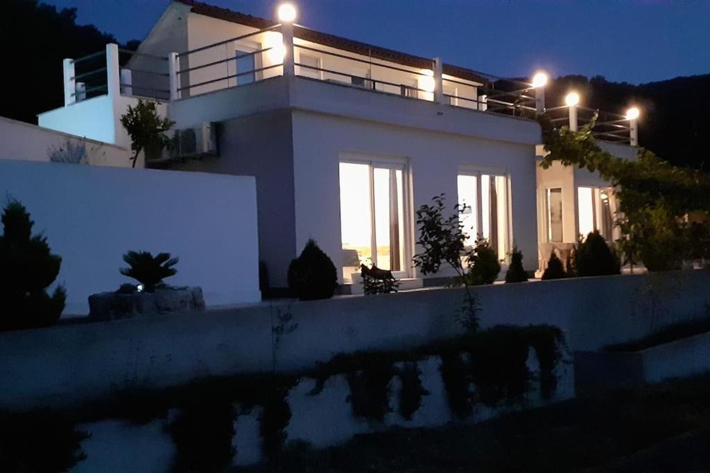 Vis - Luxury Holiday Villa With Swimming Pool Exterior foto