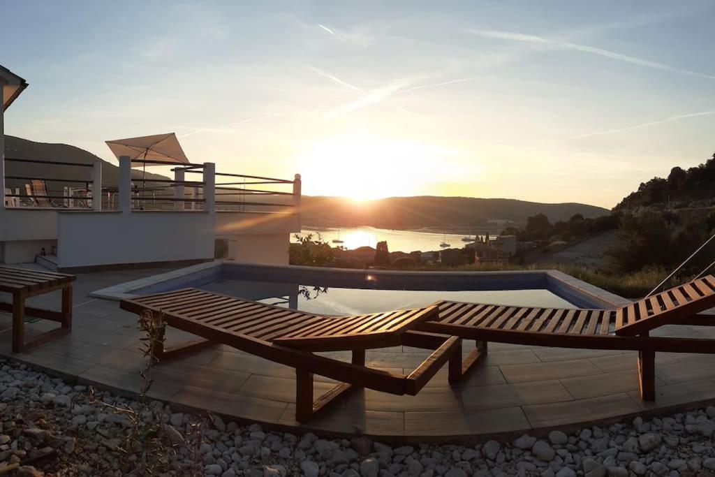 Vis - Luxury Holiday Villa With Swimming Pool Exterior foto