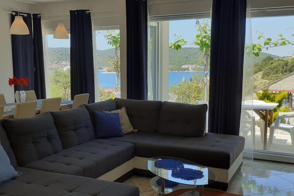 Vis - Luxury Holiday Villa With Swimming Pool Exterior foto